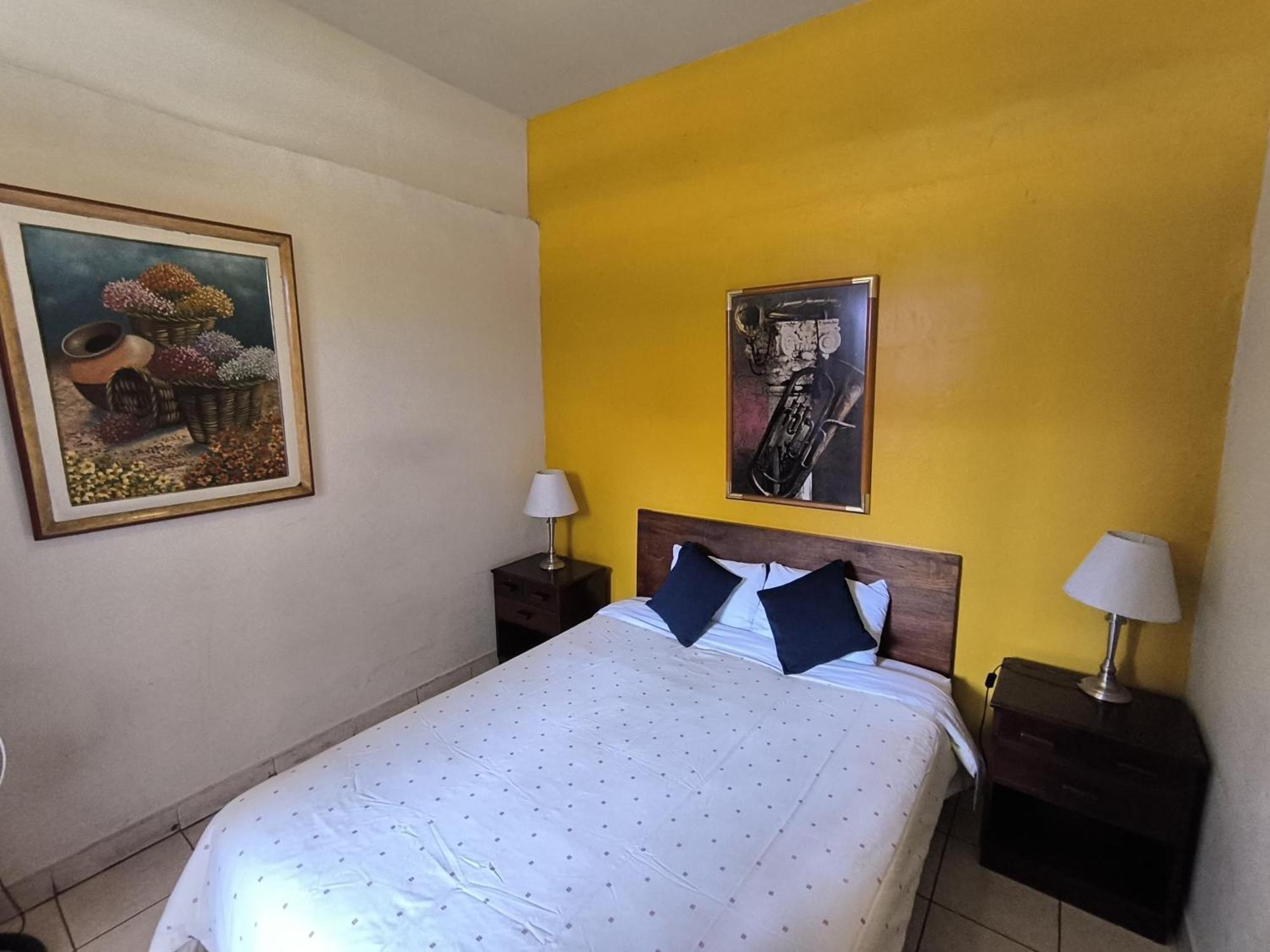 Flying Dog Hostel Ліма Екстер'єр фото