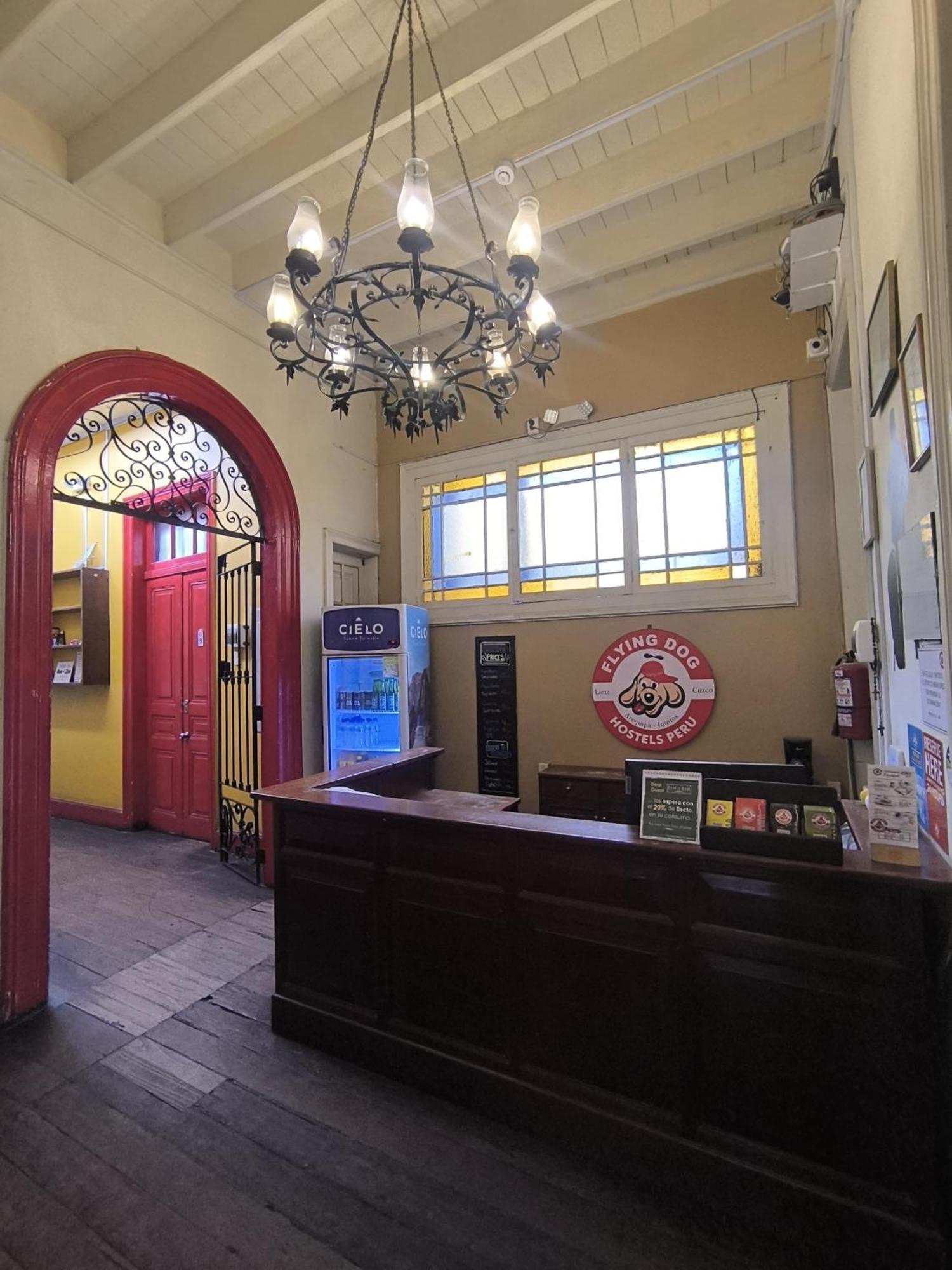 Flying Dog Hostel Ліма Екстер'єр фото